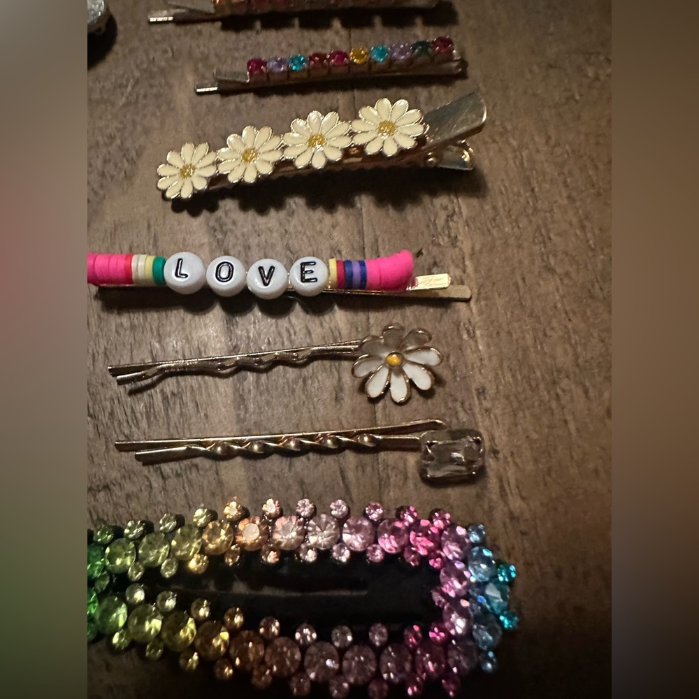 Lot of hair clips 13 rhinestone, floral, pearl, beaded hair clips - Picture 3 of 6